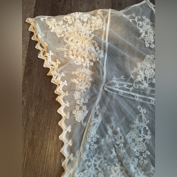 White Short Lace Cover Up - Picture 3 of 6